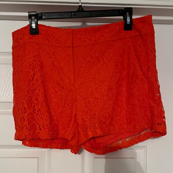 7th Avenue New York and Company women’s Orange Lace Shorts. NWOT. Size 12. - Picture 1 of 5